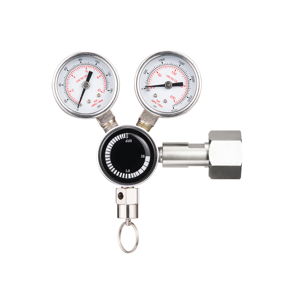 Dual Stage Co2 Regulator With Manometer